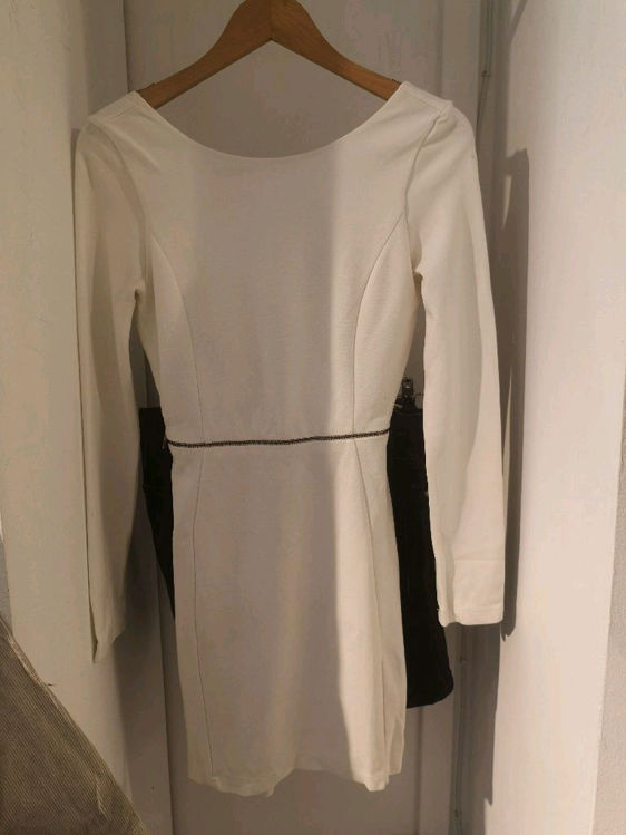 Billede af Hvid stram kjole med lynlås 