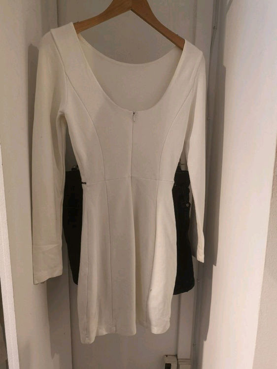 Billede af Hvid stram kjole med lynlås 