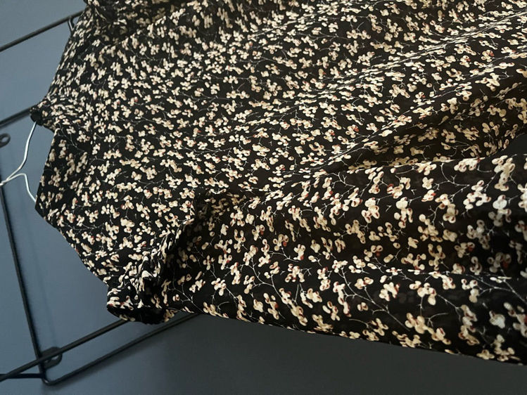 Billede af Blomstret bluse fra Vila 