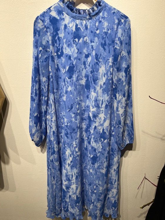 Billede af Blå plisseret elegant kjole 