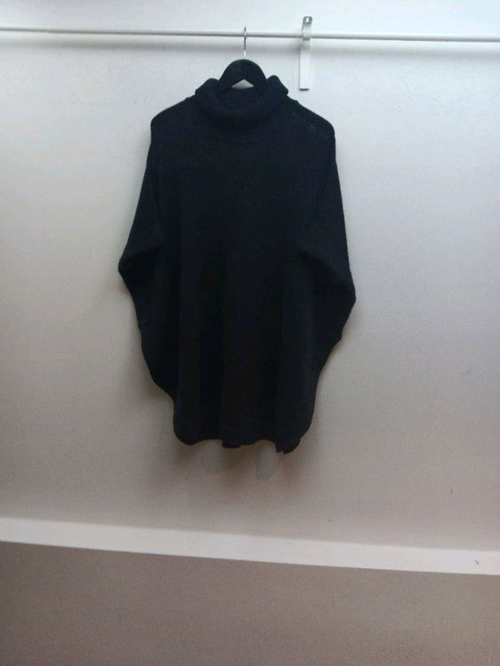 Billede af Malene Birger strik Poncho
