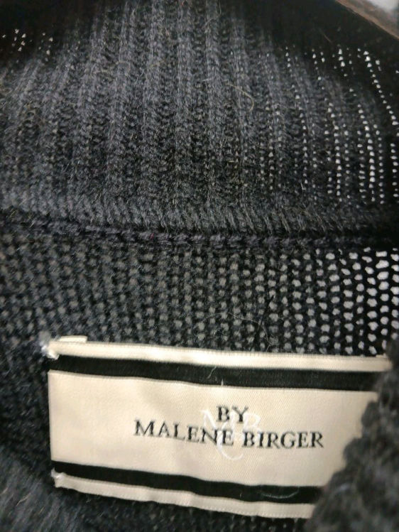 Billede af Malene Birger strik Poncho