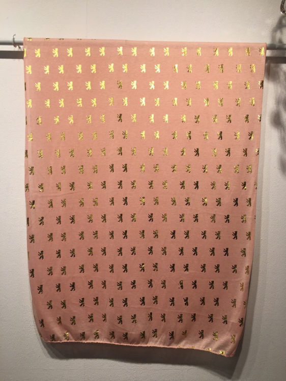 Billede af Ferskenfarvet tørklæde m guldmønster