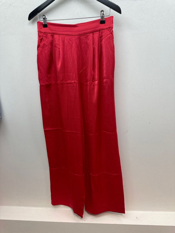 Billede af Rødt sæt - lange løse bukser og tilhørende bluse