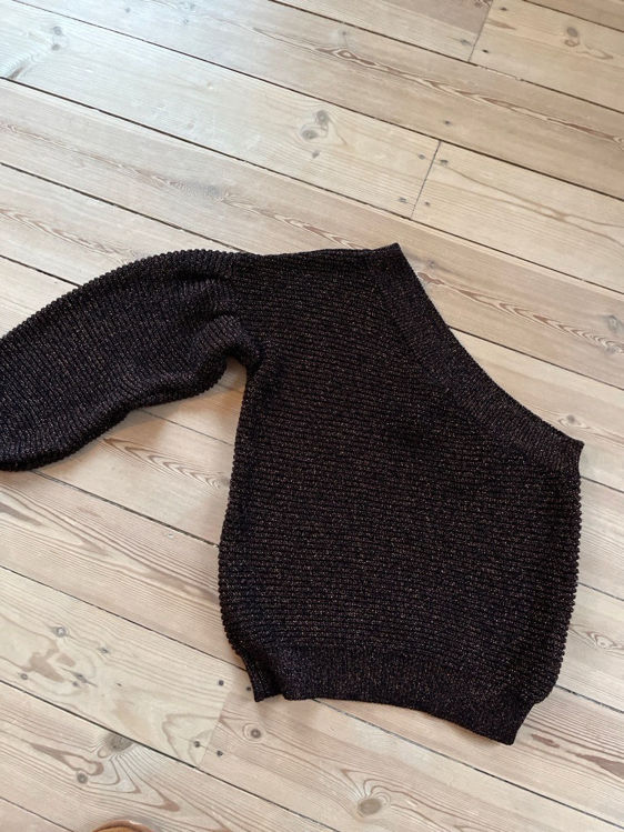 Billede af Off shoulder strik