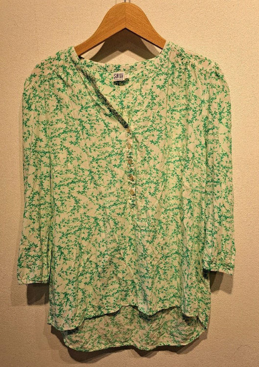 Billede af Skjorte i forårsfornemmelser // Saint Tropez