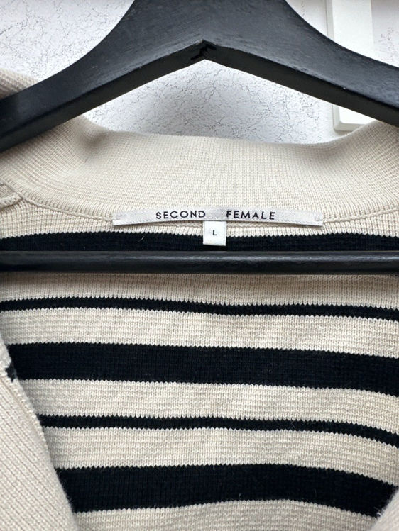 Billede af Second Female 