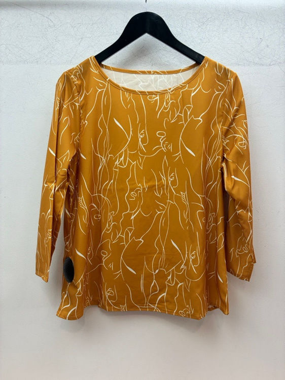 Billede af Ny karrugul bluse med hvidt