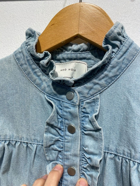 Billede af Neo Noir denim bluse med flæser