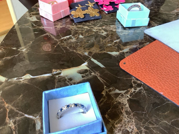 Billede af Ring B/Hvid