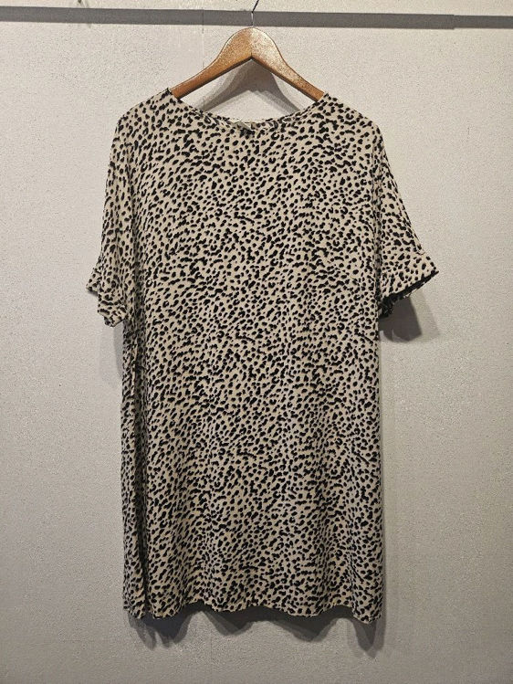 Billede af H&M fin dyreprint kjole