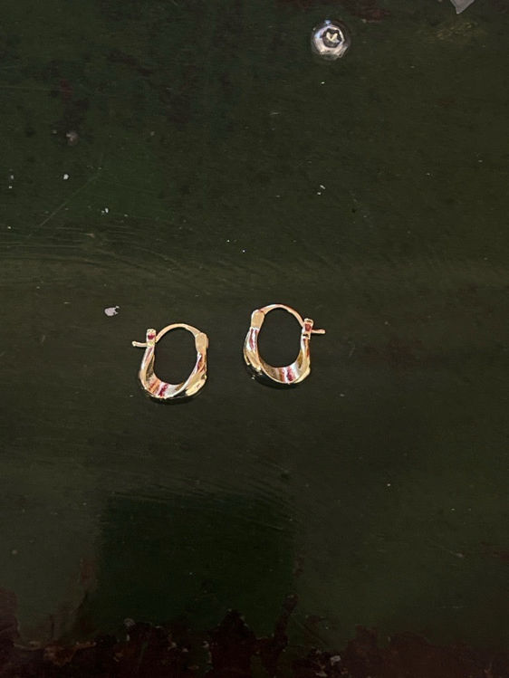 Billede af Saddal golden earrings 